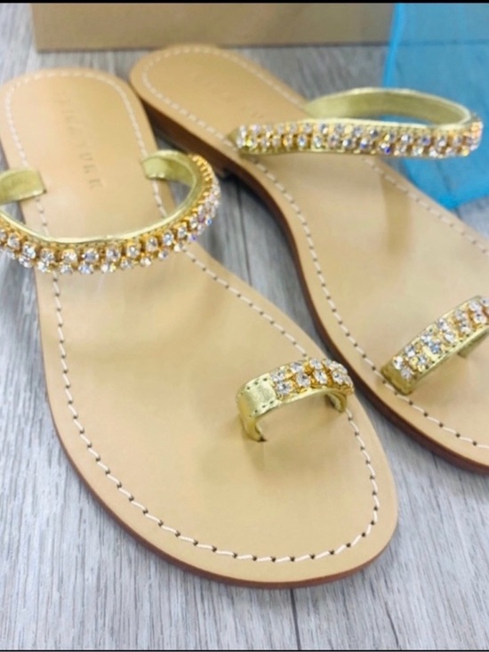 Trina Turk Shoes - Trina Turk Oasis Sandal in Gold
👡🩵🥂